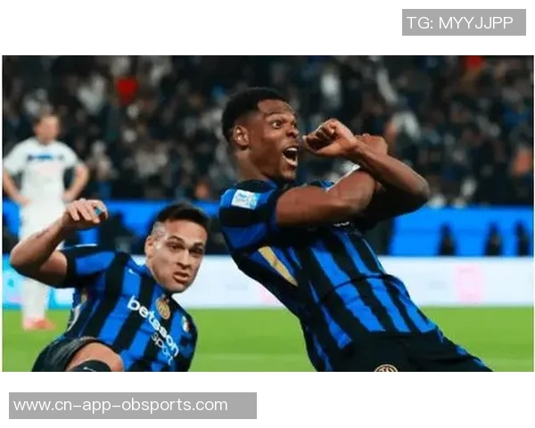 英超两强盯上邓弗里斯解约金高达2500万欧元